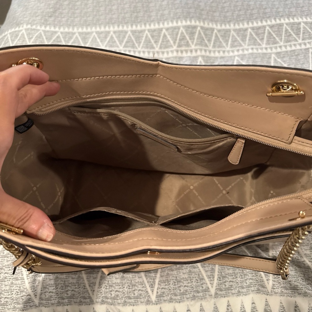Michael Kors Quilted Crossbody Bag in Sky Blue - Picture 5 of 6